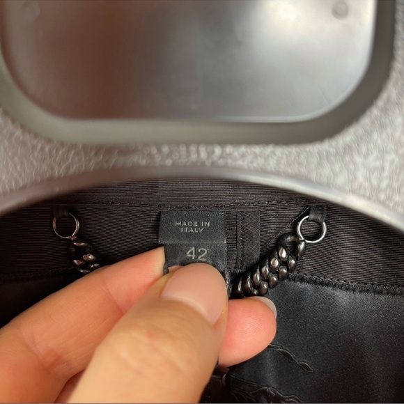 NWT Burberry Black Gabardine Trench Coat with Double-Breasted and Wide Collar - Picture 11 of 13